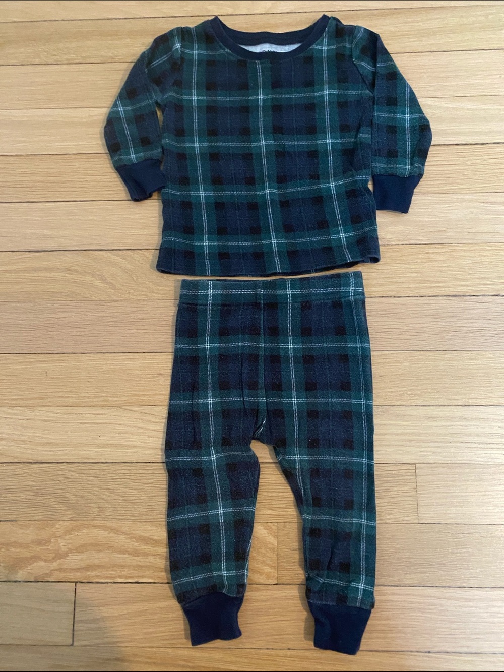 Old Navy Green and Navy Plaid Kids Long-Sleeve Pajama Set